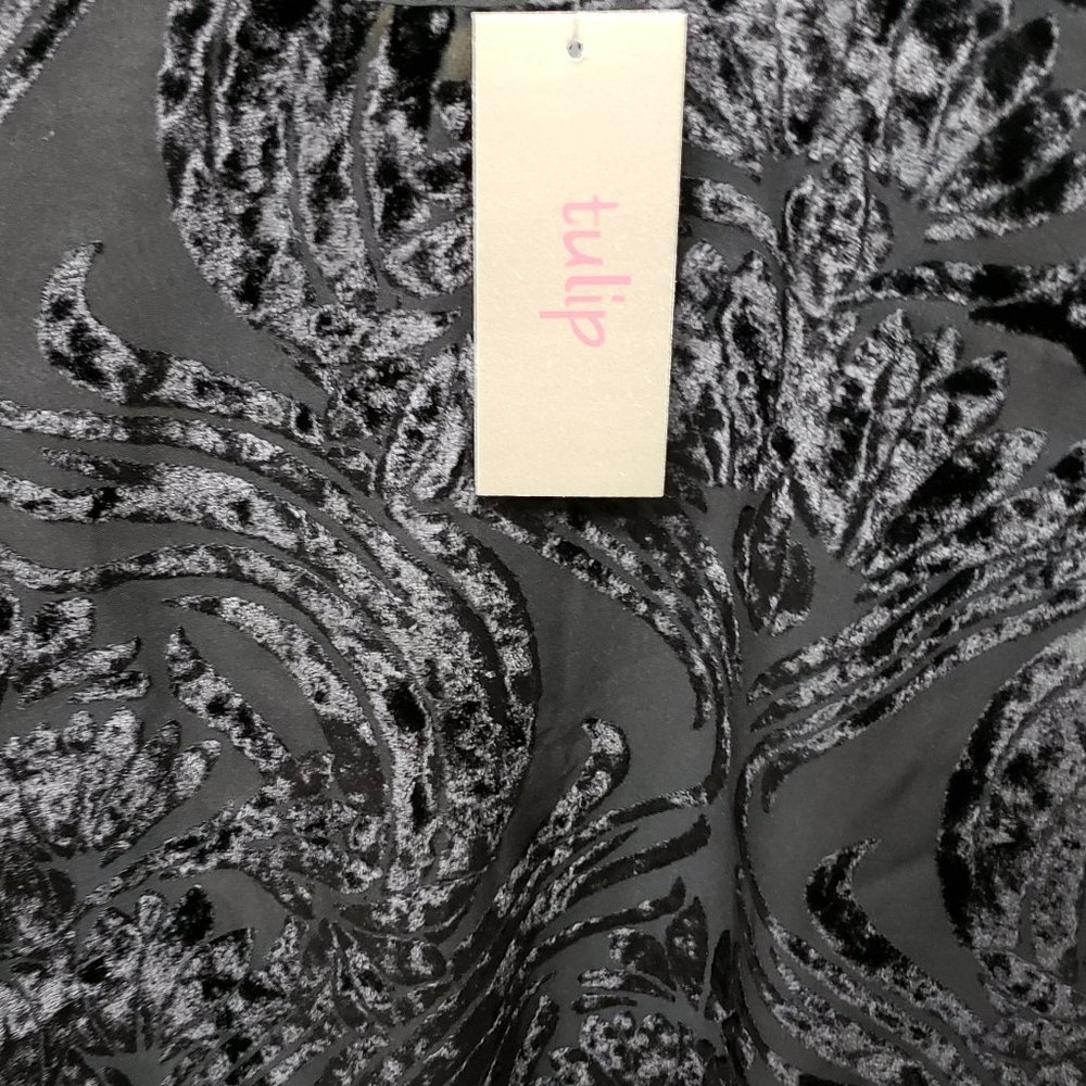 Tulip NWT Gorgeous Burn Out Flouncy Side Tunic - Picture 4 of 5